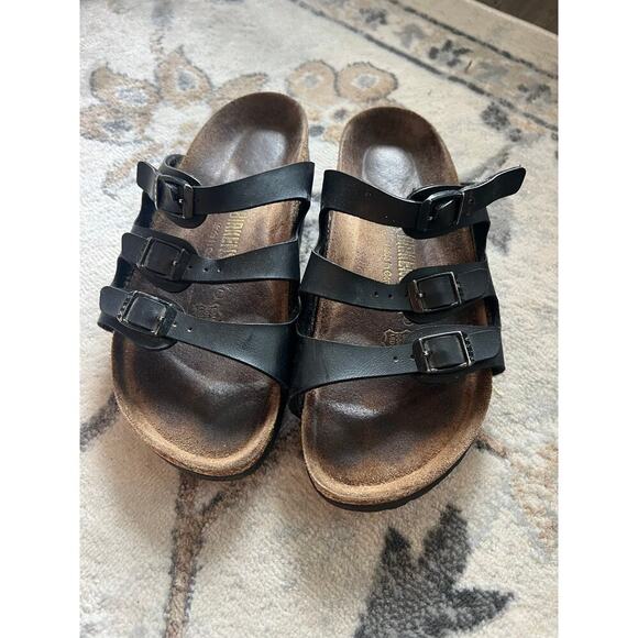 Black 3 strap Birkenstocks - Picture 1 of 6